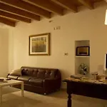 Bed & Breakfast Dimora Nonna Rosa 3*